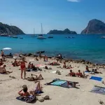 Ko gre za "rezervacijo" prostora na plaži, domišljije ne zmanjka - a ta prizor je kaplja čez rob!