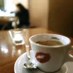 Imate radi kavo in jo pijete vsak dan? Morda ne veste, da delate napako, ki vas lahko veliko stane: treba se je izogniti temu