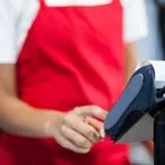 "Veste, kaj je naredil kupec?," je bila zgrožena blagajničarka, ki njegovega početja preprosto ni mogla prebaviti