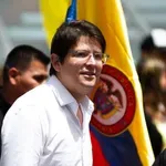 Predsedniški kandidat večkrat ustreljen: njegovo življenje visi na nitki