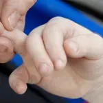 NIJZ vabi triletne otroke iz ene od slovenskih pokrajin na odvzem krvi: preverjali bodo, ali imajo v krvi svinec
