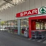 Tisti, ki redno nakupujejo v Sparu, dobro vedo, katere izdelke izbrati: trgovska veriga razkrila, kaj je tisto, kar je kupce najbolj pritegnilo