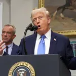 Znanstveniki preverili trditve Donalda Trumpa o povezavi med paracetamolom in avtizmom pri otrocih