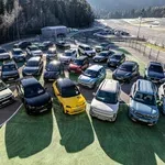 Za krmilo katerega bi se najraje usedli vi? Pomagajte izbrati slovenski avto leta 2025 (v igri so bogate nagrade!)