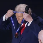 Donald Trump prejel nagrado za mir: podelila mu jo je ... Mednarodna nogometna zveza