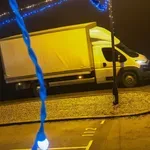 Prepoznate vozilo na fotografiji? Tatovi so z njim mladega slovenskega podjetnika oškodovali za ogromno denarja