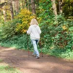 Koliko korakov na dan bi morali narediti po 50. letu? (In ne, ni 10.000)