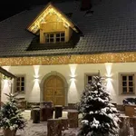 Alpska pravljica v srcu naše gorske vasice – ob pogledu na leseno hotelsko hiško vsakdo vzdihne, mi smo v njej tudi prespali! (FOTO)