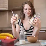 Pozabite na sirotko: ta tri živila čistijo zamaščena jetra, pa jih imate že doma