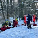 Reševalna akcija v Ljubljani: v Koseški bajer sta padli dve osebi (FOTO)