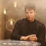 Se spomnite Dannyja iz oddaje Dannyjeve zvezde? Znani slovenski vedeževalec se zdaj vrača