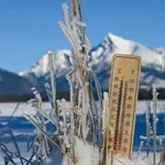 Nad Slovenijo se zadržuje hladen zrak, temperature se bodo v nekaterih delih države nevarne približale ledišču!
