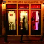 Lastnica bordela brez dlake na jeziku iskreno povedala: "To se v bistvu dogaja v sobi, ko stranka odide"