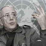 Umrl poveljnik mirovnih sil, ki mu ni uspelo preprečiti genocida v Srebrenici