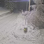 Sneg ohromil Slovenijo: kolaps na cestah, ponekod že nastaja snegolom (FOTO)