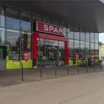 Spar s polic umaknil priljubljeno sadje: nikar ga ne zaužijte