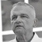 Umrl je Alojz Ihan: izjemen zdravnik, ki nam je z jasnimi razlagami olajšal pot skozi epidemijo covida-19