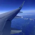 Potnica na letalu pogledala skozi okno in ujela nekaj neverjetnega: "To se zgodi enkrat v življenju!"