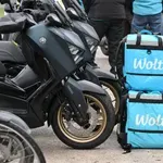 Šok za dostavljavce! Bodo morali podražitev bencina plačati iz lastnega žepa?