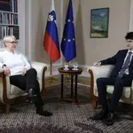 Predsednica Nataša Pirc Musar v podkastu Neobremenjeno brez filtra: "Če si tiho, ko so stvari kritične, si sostorilec"