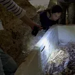 V temi bizantinske grobnice našli okostje v verigah, potem pa je sledil še en šok