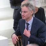 Direktor Palantirja trdi: "Le 2 skupini delavcev bosta 'preživeli' dobo umetne inteligence"