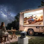 Preizkusili smo pametni mini projektor Hisense 4K C3, da ugotovimo, ali je končno čas za nadgradnjo naše gledalske izkušnje