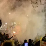 Tragedija mlade študentke se spreminja v državljansko vojno