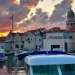 Poznate "hrvaški Santorini"? A za razliko od svetovno znanega grškega otoka, tu na srečo ni velikih hotelov in turistične gneče