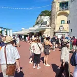 Turisti stojijo v vrsti in hočejo še! Vsakdanja jed, ki jo vsi pripravljamo doma, je postala prava senzacija