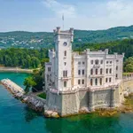 Je čudovit grad blizu slovenske meje preklet? Z njim so povezane številne tragične usode