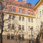 Je vredno svojega denarja? Tako izgleda stanovanje v centru Ljubljane, ki se prodaja za skoraj milijon evrov (FOTO)