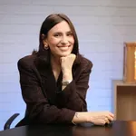 Modna svetovalka Rebecca Gliha o spomladanski garderobi, "second-hand" nakupih in umetnosti dobro krojenih kosov (podkast)