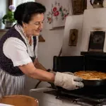 Okusna tradicionalna slovenska jed, ki jo že stoletja pripravljajo belokranjske gospodinje! Ste jo že poskusili?