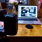 Odziv, da te kap! Fant ji je napisal, naj mu pošlje video, kako se igra sama s sabo, ona je to posnela in objavila na TikToku