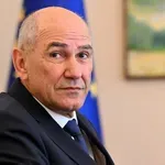 Slovenija ima novo vlado: zgodovinski podpis za zaprtimi vrati parlamenta!