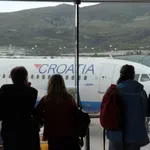 Nesreča potniškega letala na Hrvaškem: na krovu je bilo v času dogodka več kot 130 ljudi