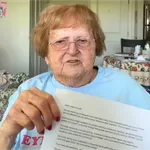 "Če hočem prirejati zabave, jih bom!" 96-letnica živi na polno, dom za starejše ji grozi z izselitvijo