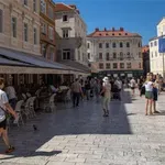 Hrvati norijo zaradi turistov: kar se dogaja v tem mestu, je preseglo vse meje dobrega okusa