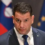 Razkritje: stranki Resnica predlog novega zakona pisal človek, obsojen zaradi spolnega nadlegovanja