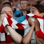 Srhljivo dogajanje v Angliji po porazu nogometašev na SP 2026: prestrašene ženske po vsej državi iskale pomoč