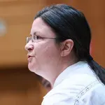 Katja Kokot pobesnela zaradi medijskega prispevka: novinarje napadla z absurdnimi obtožbami in napovedala prijavo policiji