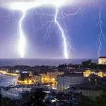 Nov dan, nov vremenski alarm: Arso zaradi nevarnosti za del države izdal oranžno opozorilo!