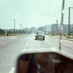 Naval nostalgije! Tako je bila nekoč videti ena glavnih cest skozi Ljubljano: vam uspe prepoznati, kje je to?