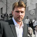 Rekorden posel v zgodovini športa presenetil vse! Spet bodo prodali tudi Luko Dončića