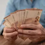 Nekatera podjetja pričakujejo nižanje plač: na udaru bodo predvsem ti delavci