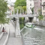 Slovo od poletja? Ne še čisto — v Stari Ljubljani mu lahko na posebnem dogodku še dvignete kozarec