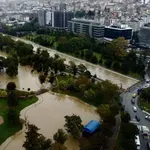 Takšnega razdejanja niso videli že desetletja: ulice pod vodo, šole zaprte, promet obstal