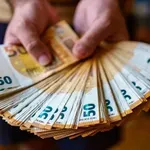 Banka je študentu pomotoma izplačala 120.000 evrov: ko je denar vrnil, ni mogel verjeti, kaj je dobil v zahvalo