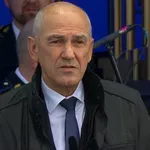 Na proslavi ob dnevu suverenosti v Kopru izžvižgali predsednika vlade Janeza Janšo